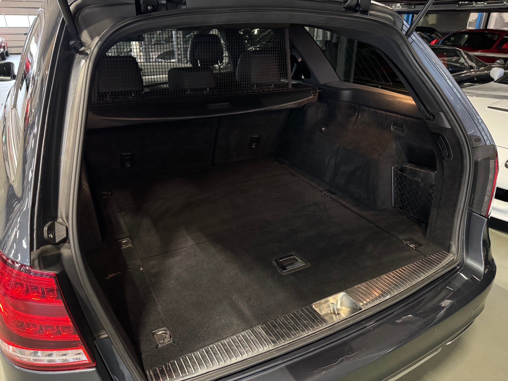 MERCEDES-BENZ E 220 CDI Avantgarde 7G-Tronic-image-11