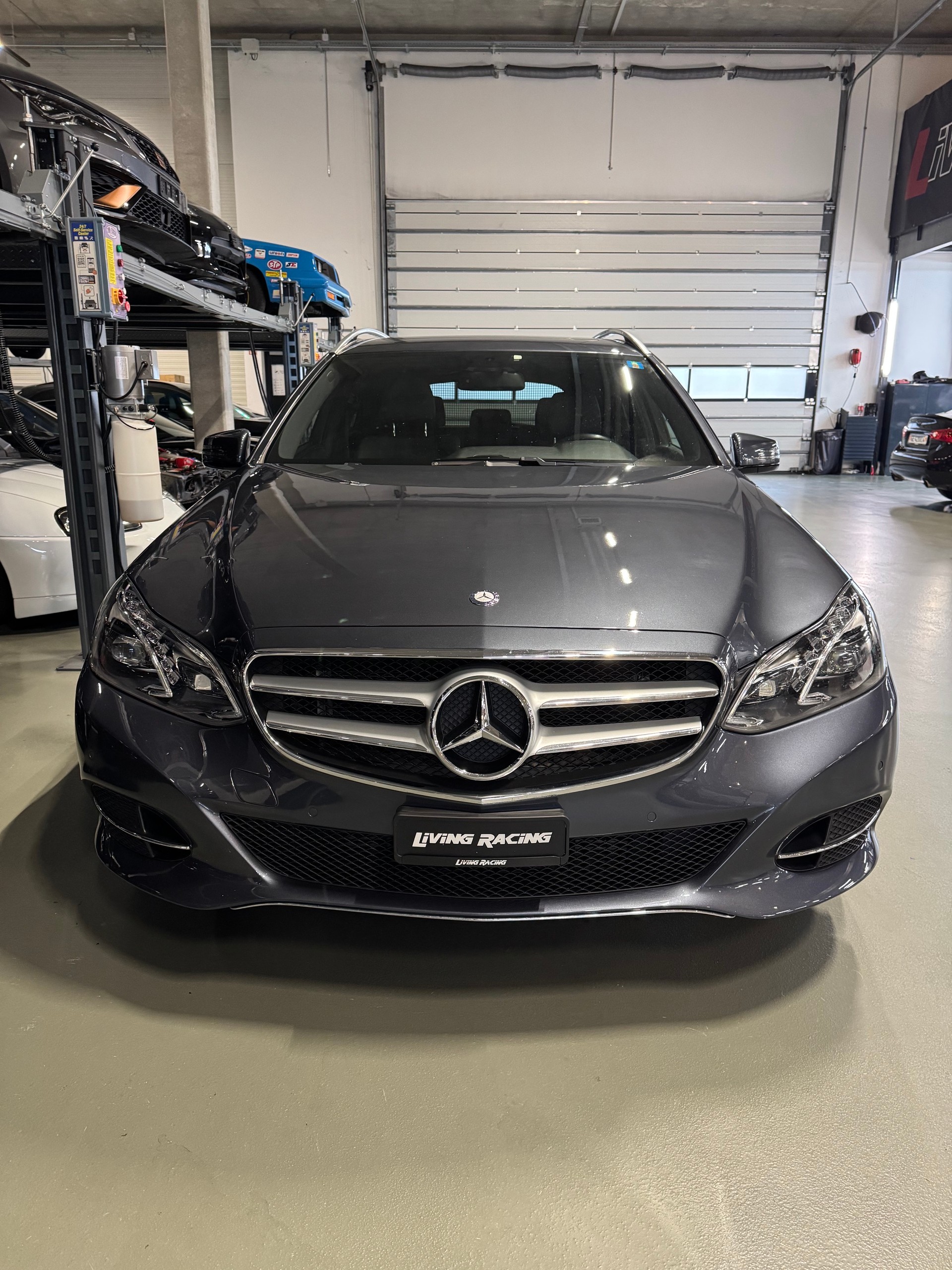 MERCEDES-BENZ E 220 CDI Avantgarde 7G-Tronic-image-4
