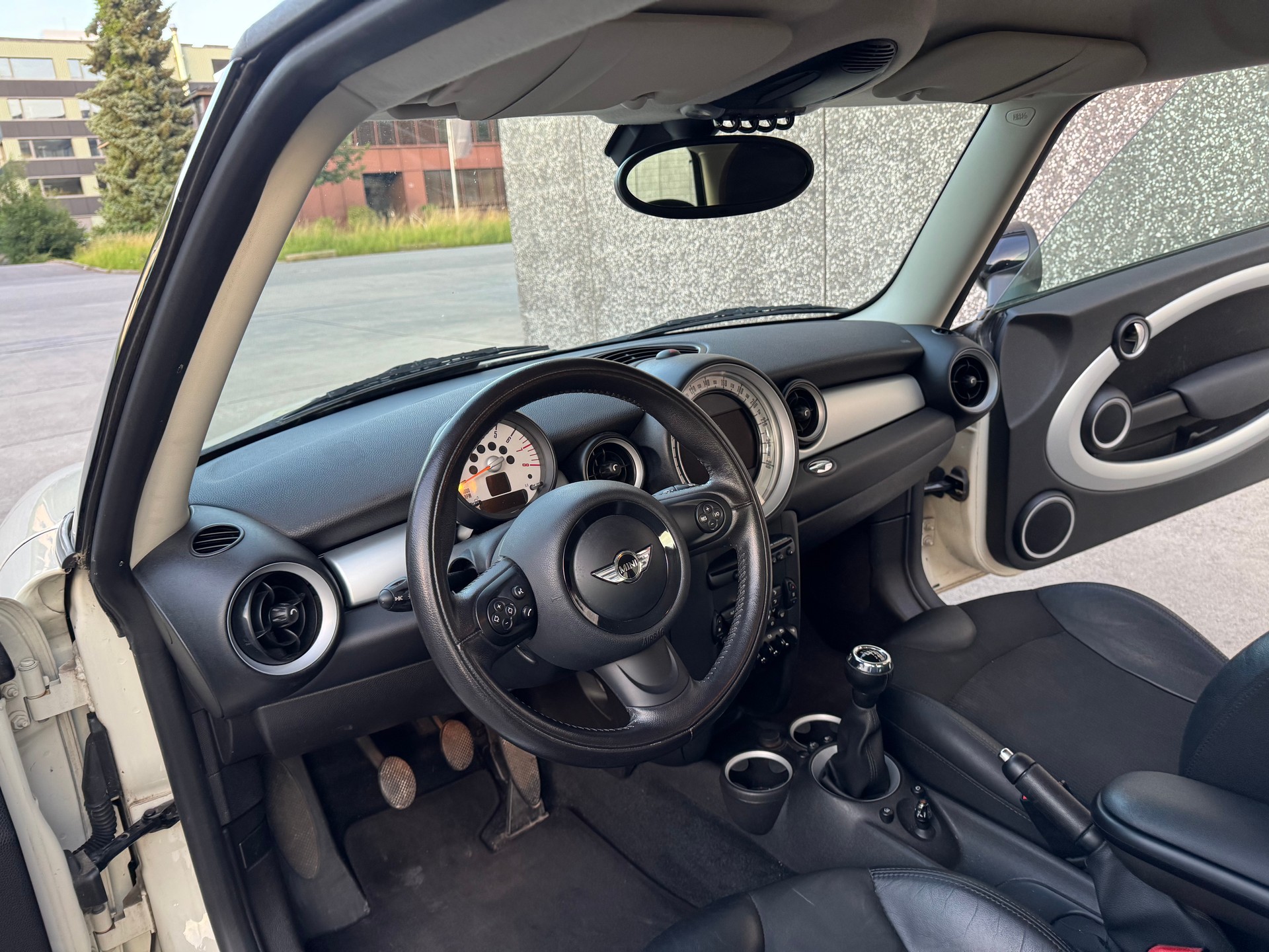 MINI Cooper-image-9