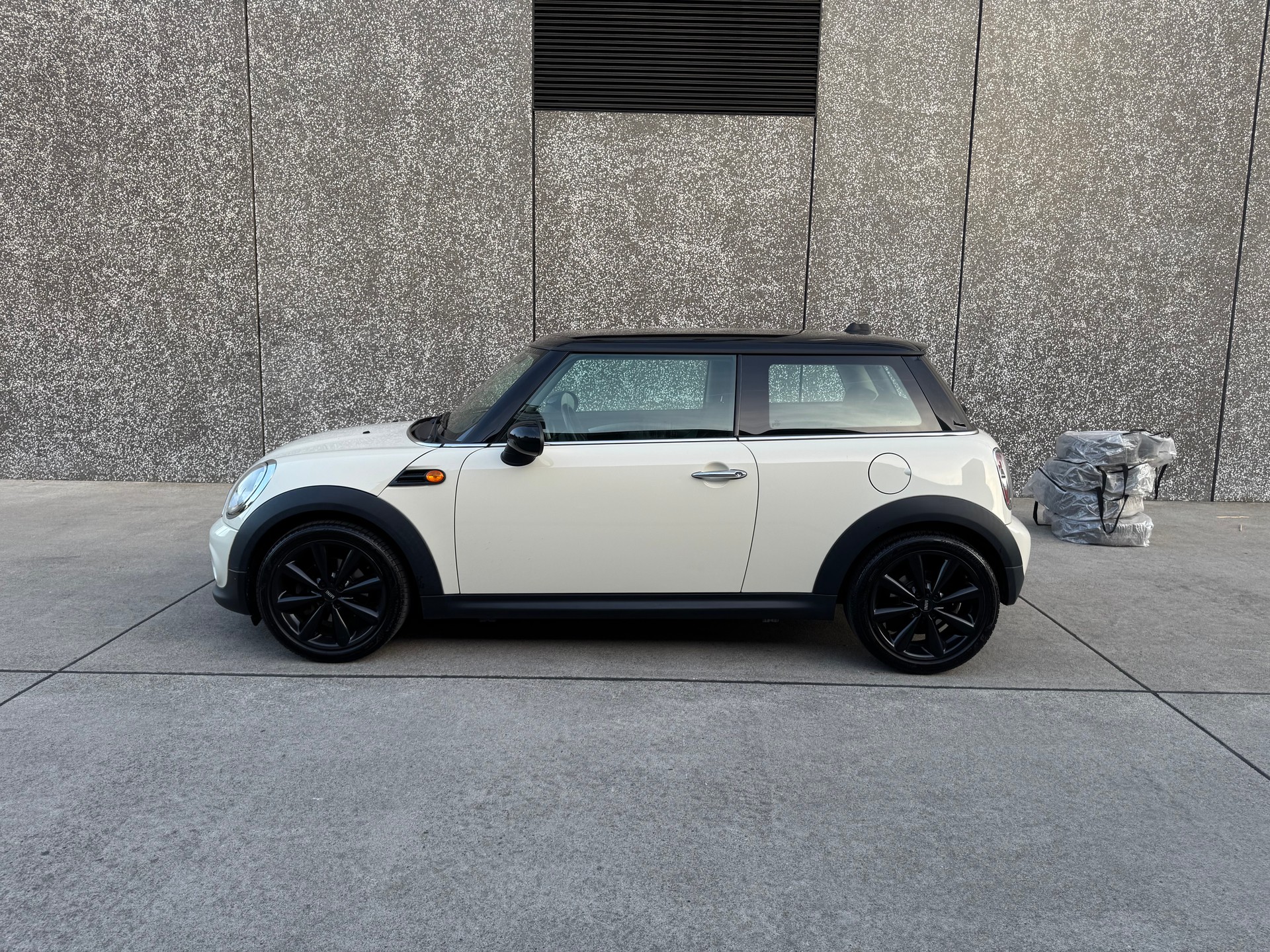 MINI Cooper-image-3