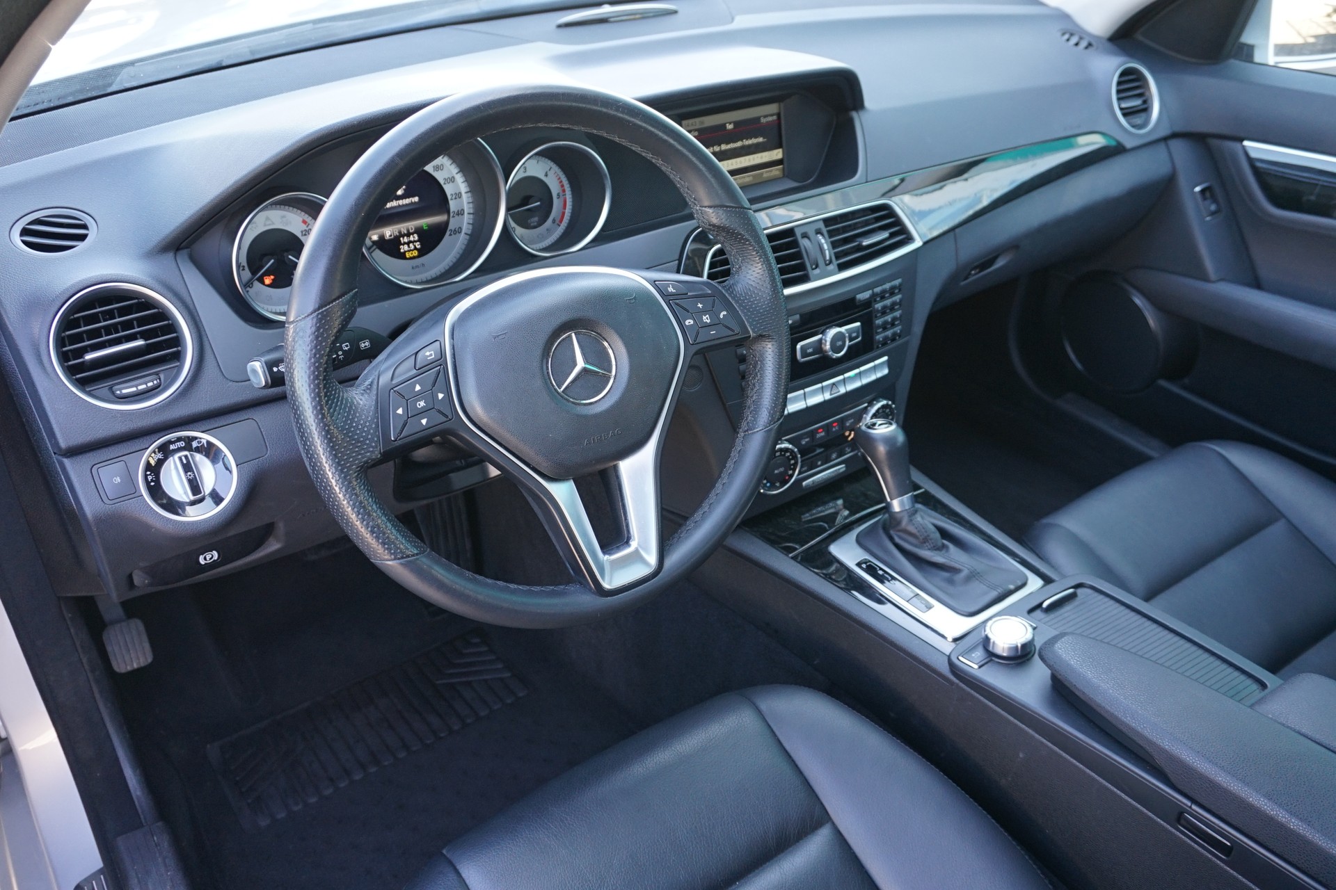 MERCEDES-BENZ C 250 CDI Avantgarde T-Modell 204PS Automat-image-15