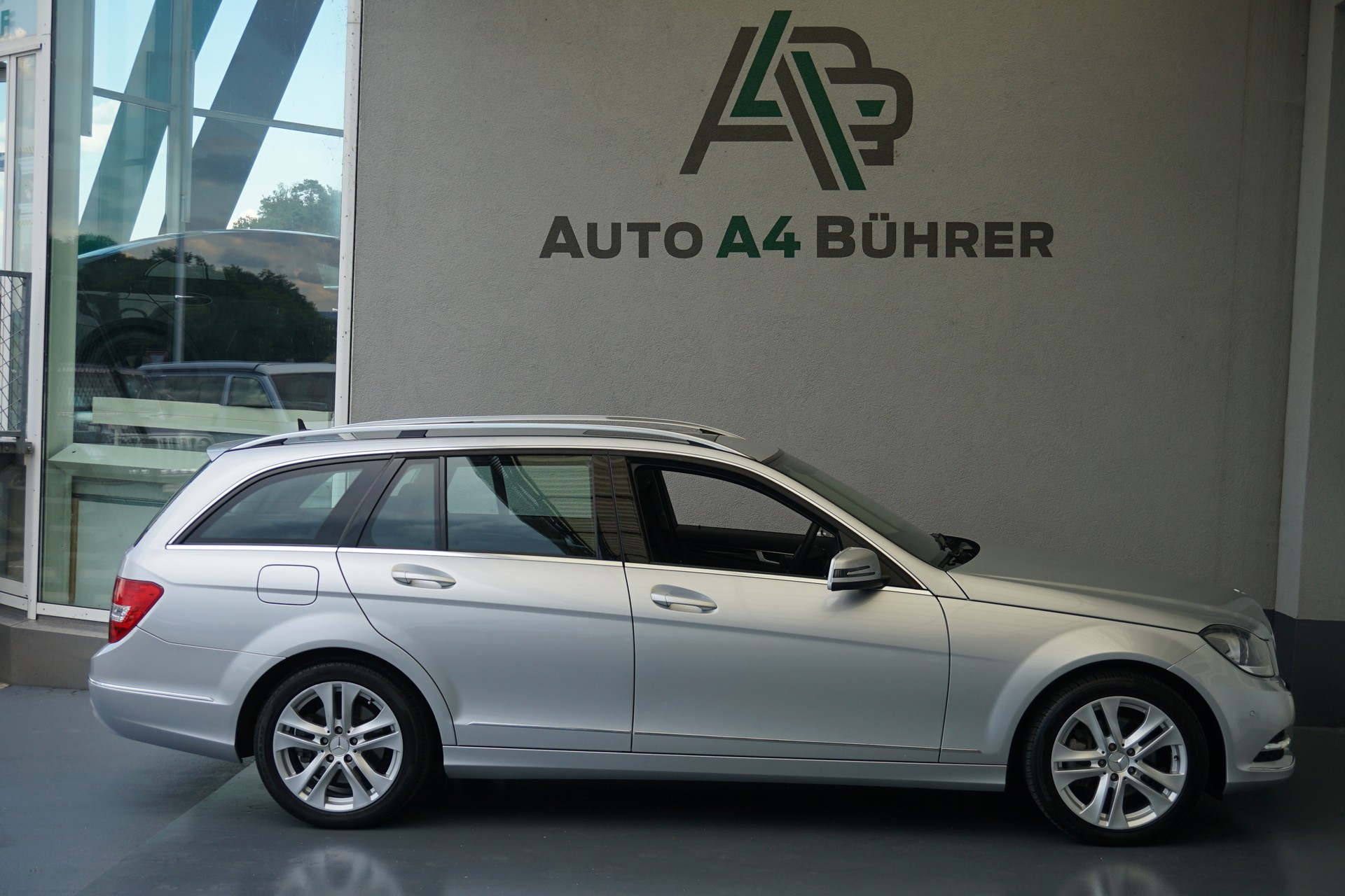 MERCEDES-BENZ C 250 CDI Avantgarde T-Modell 204PS Automat-image-4