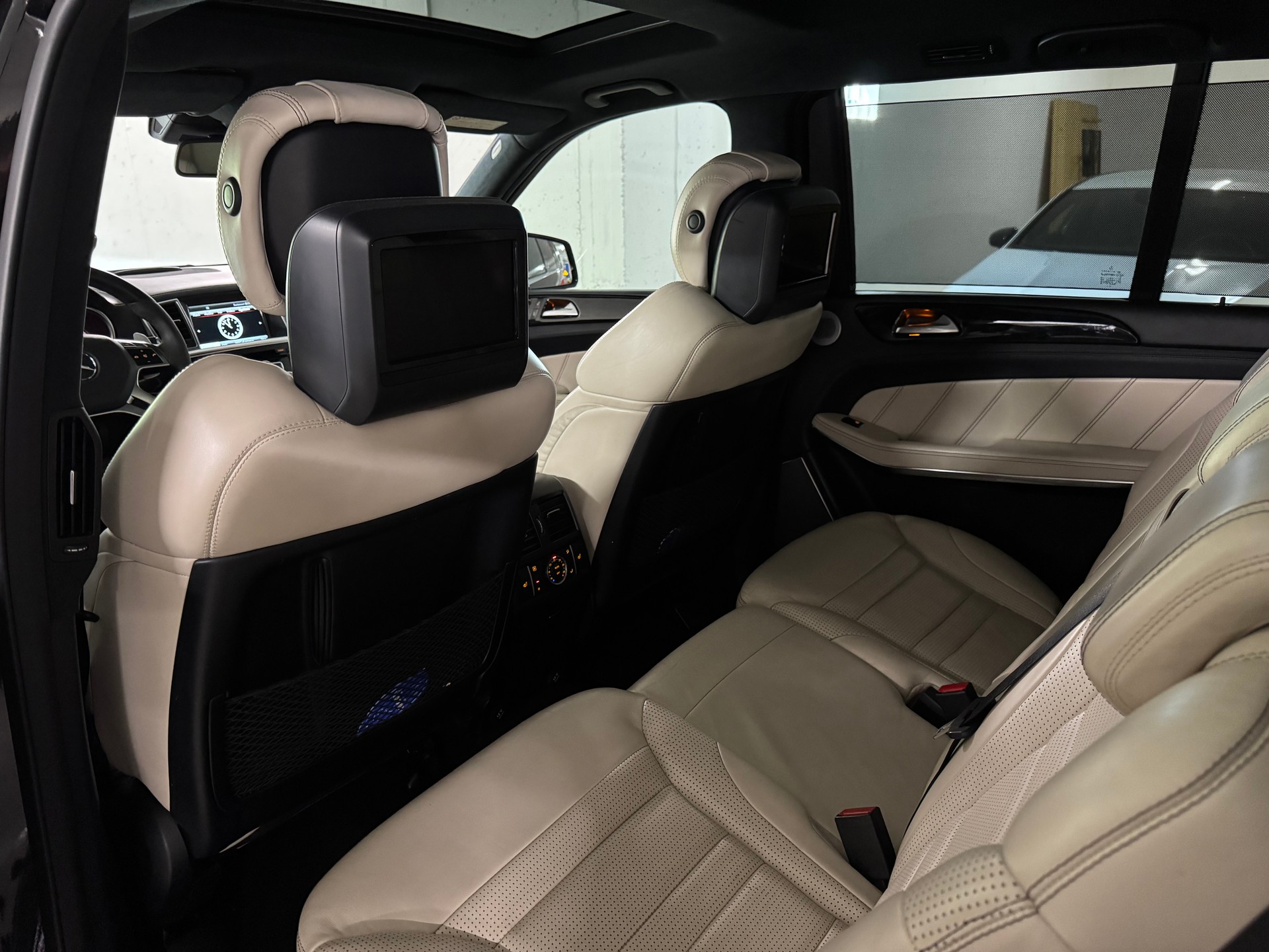 MERCEDES-BENZ GL 63 AMG 4Matic Speedshift Plus 7G-Tronic-image-11