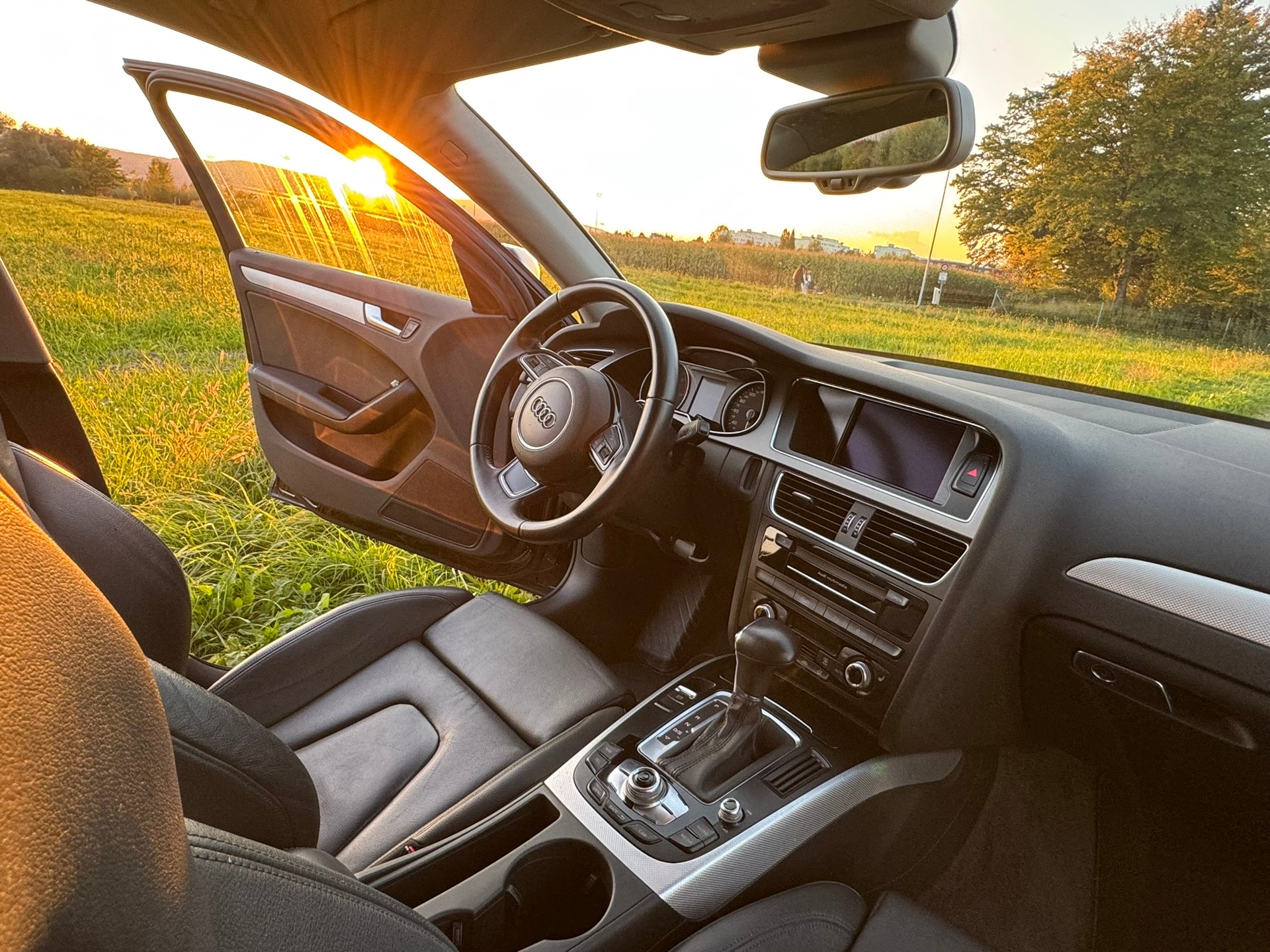 AUDI 3.0 V6 TDI 245 quattro S-Tronic-image-2
