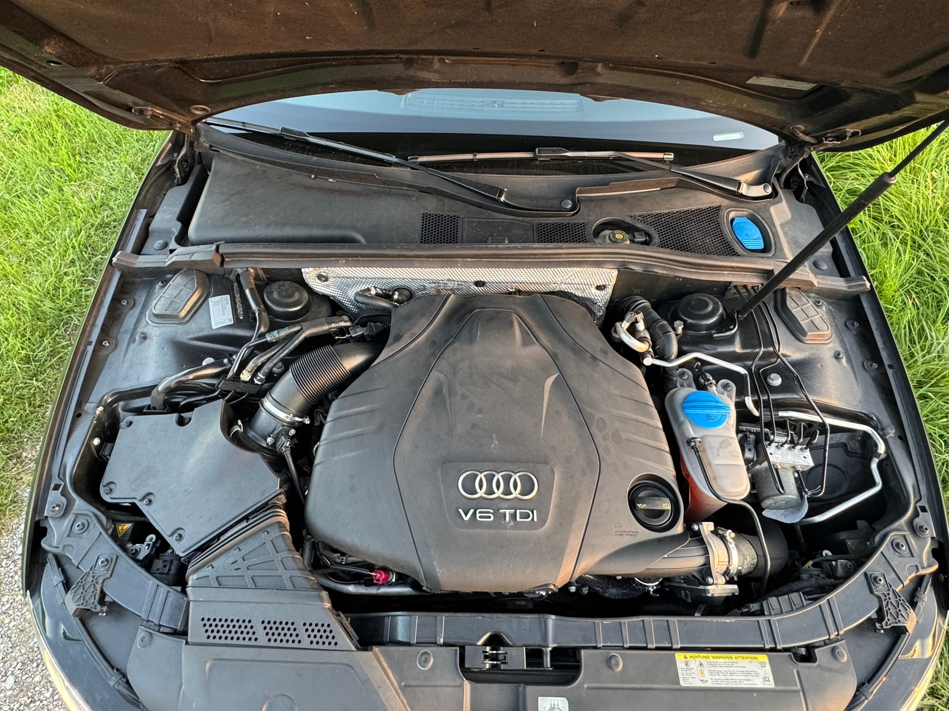 AUDI 3.0 V6 TDI 245 quattro S-Tronic-image-5