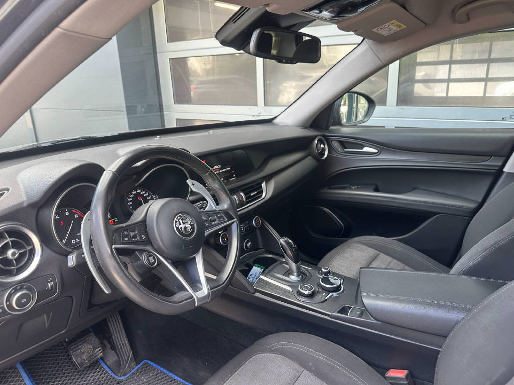 ALFA ROMEO Stelvio 2.0 Q4 4X4 CH-image-5