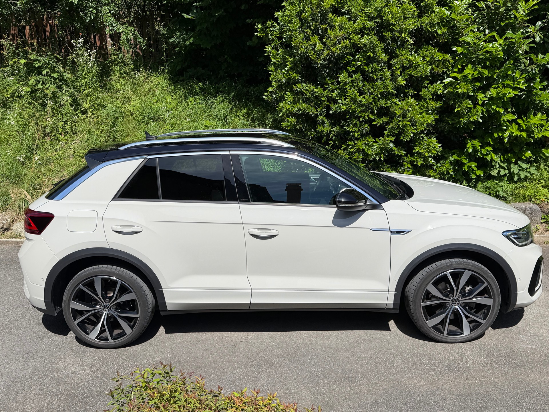 VW 2.0 TSI R-Line DSG 4motion-image-1