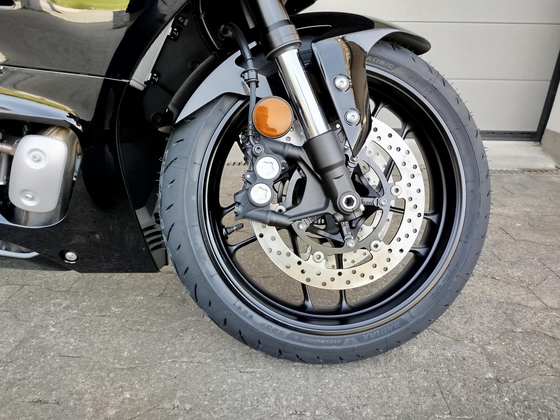 YAMAHA R7-image-8