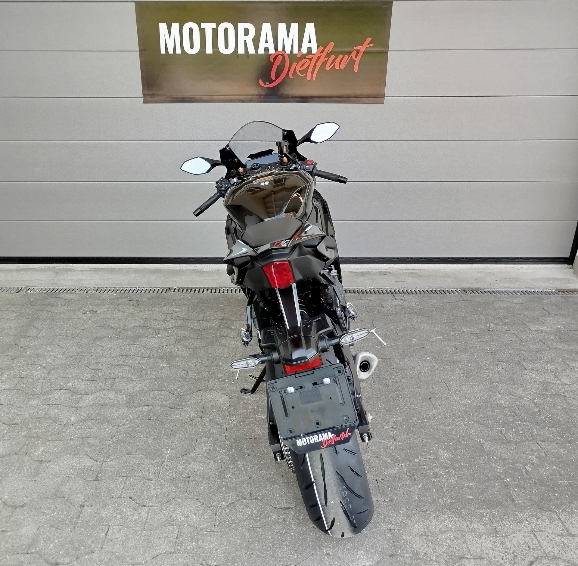 YAMAHA R7-image-5