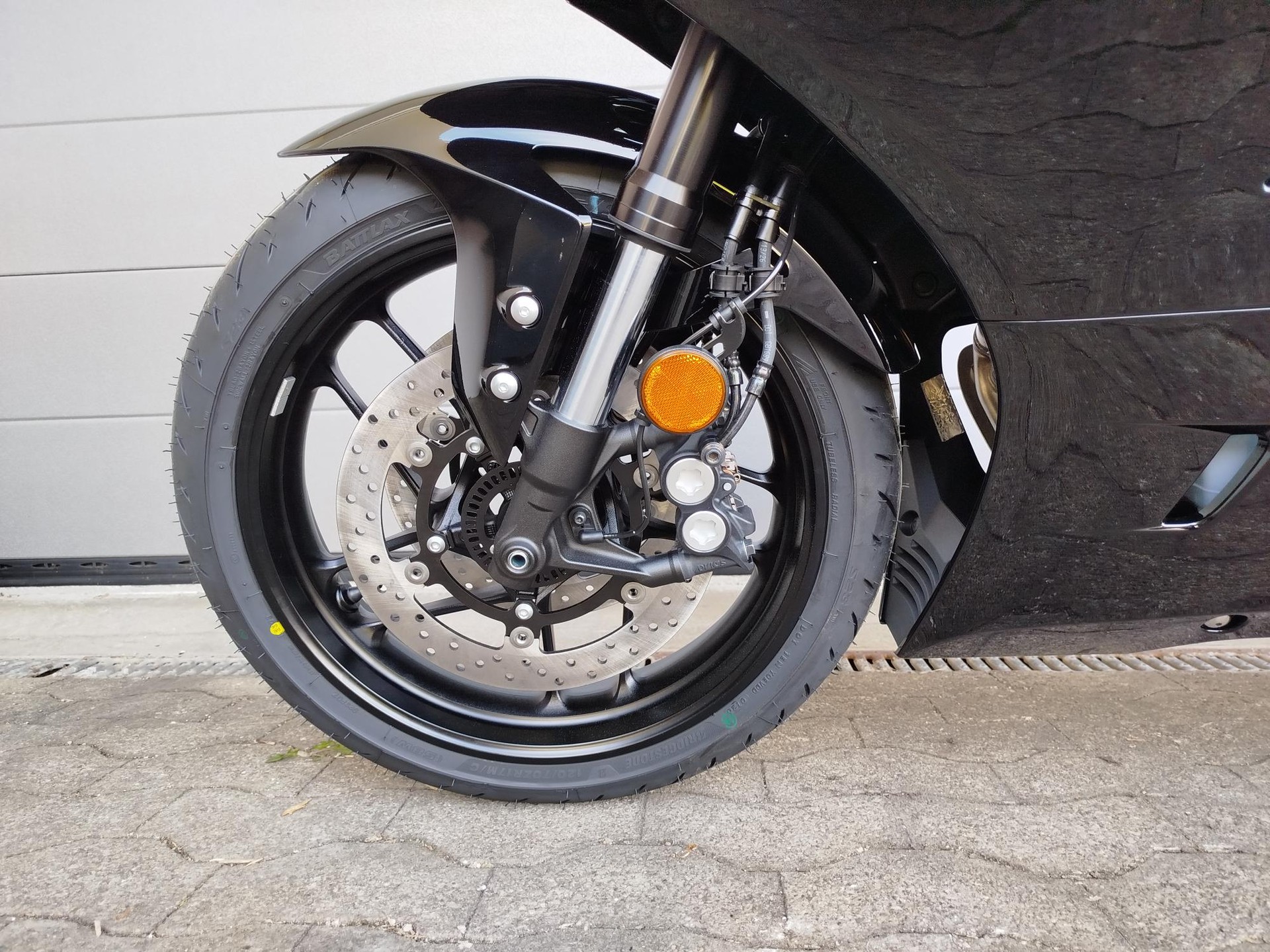 YAMAHA R7-image-8