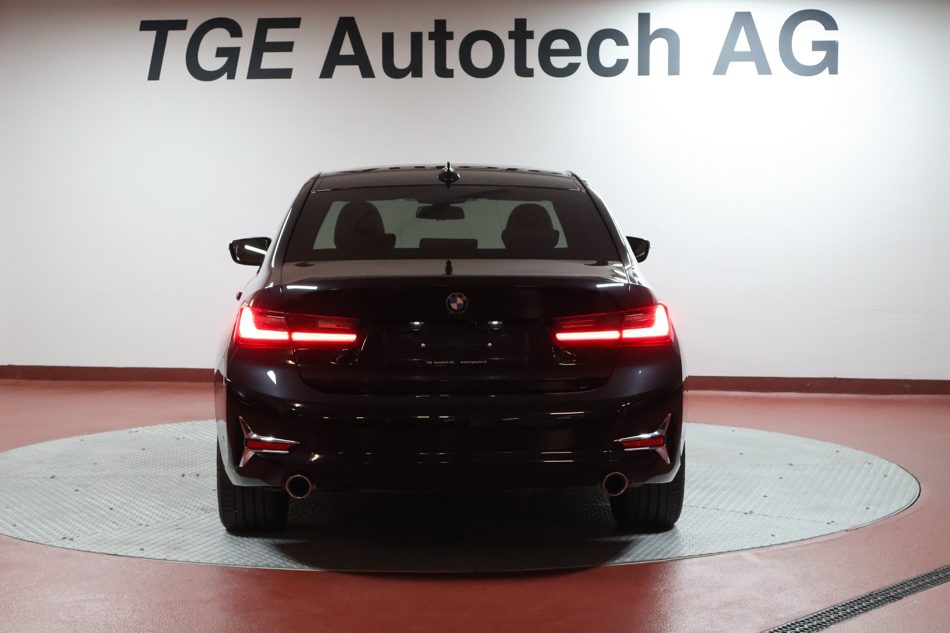 BMW 330d xDrive Steptronic Luxury Line-image-20