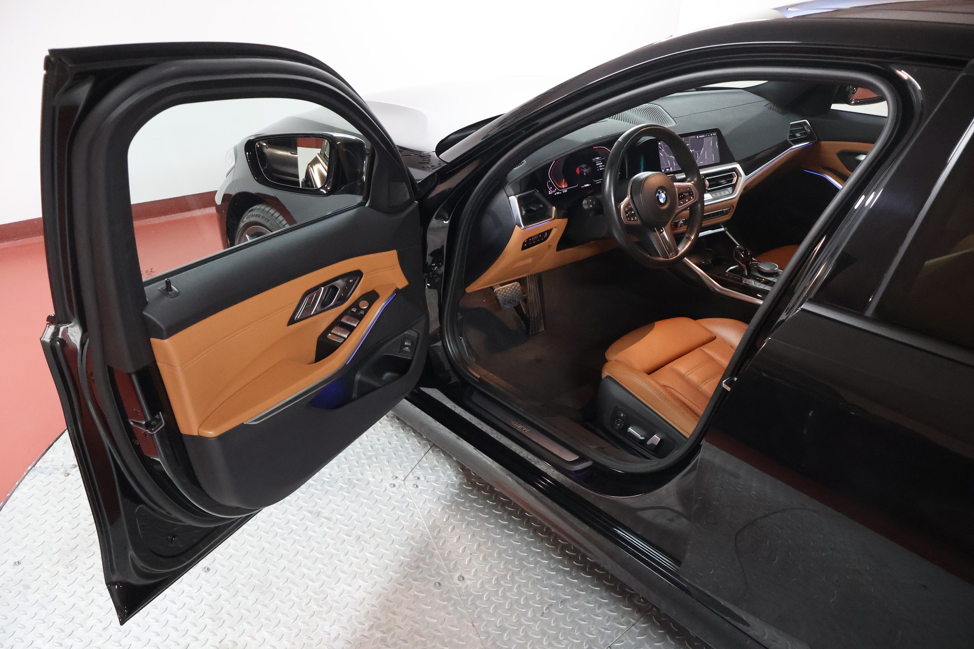 BMW 330d xDrive Steptronic Luxury Line-image-4