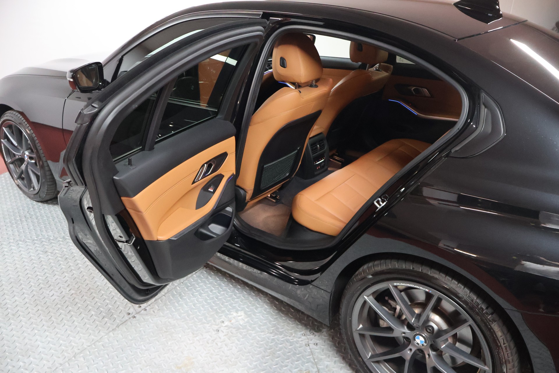 BMW 330d xDrive Steptronic Luxury Line-image-15