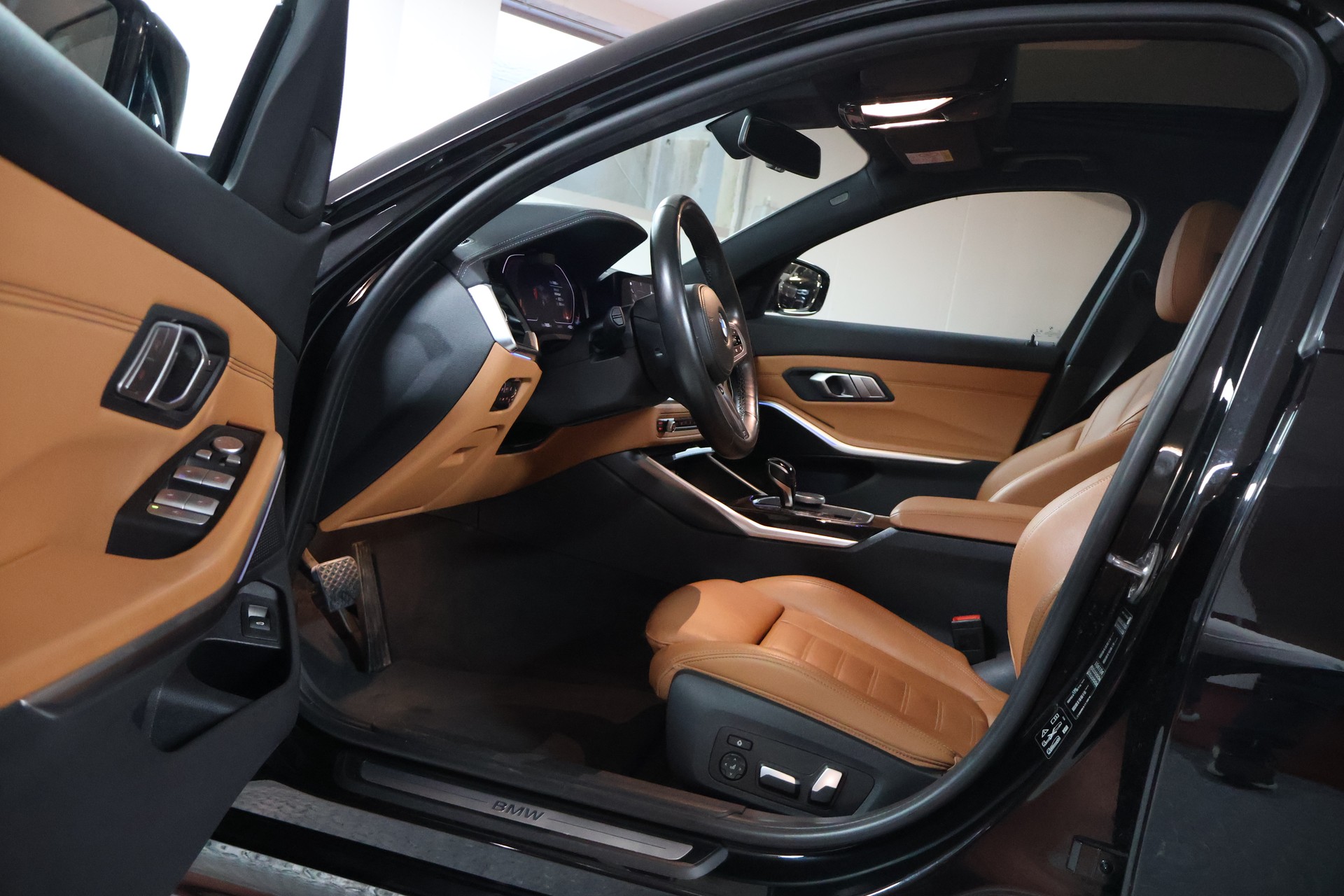 BMW 330d xDrive Steptronic Luxury Line-image-7