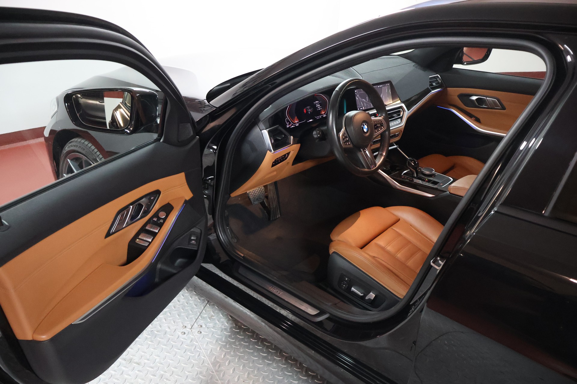 BMW 330d xDrive Steptronic Luxury Line-image-5