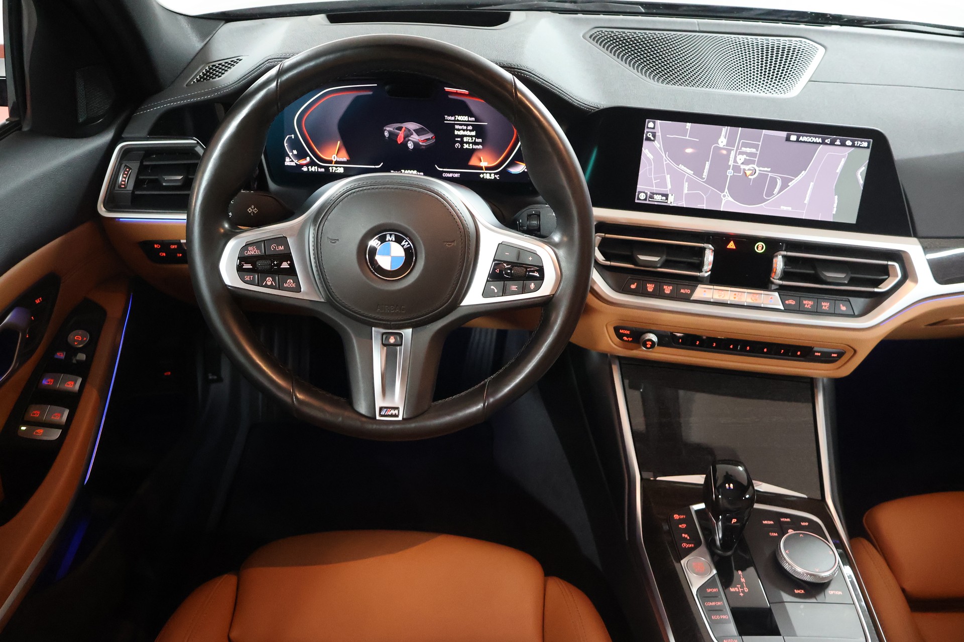 BMW 330d xDrive Steptronic Luxury Line-image-8