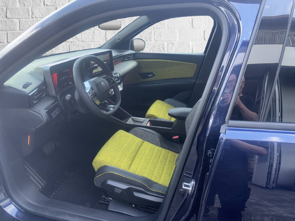RENAULT R5 E-Tech Comfort Range iconic five-image-5