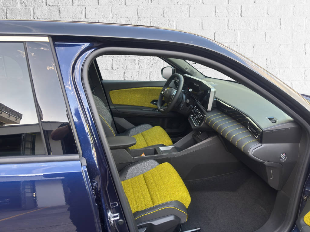 RENAULT R5 E-Tech Comfort Range iconic five-image-10