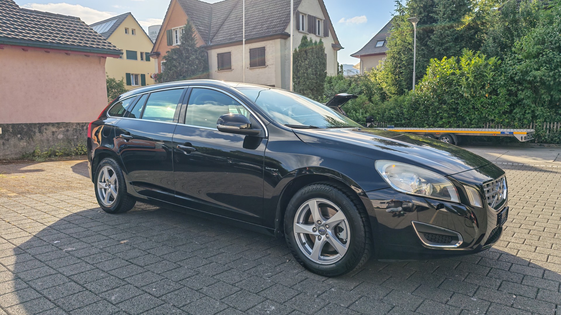 VOLVO V60 D3 Summum Geartronic-image-0