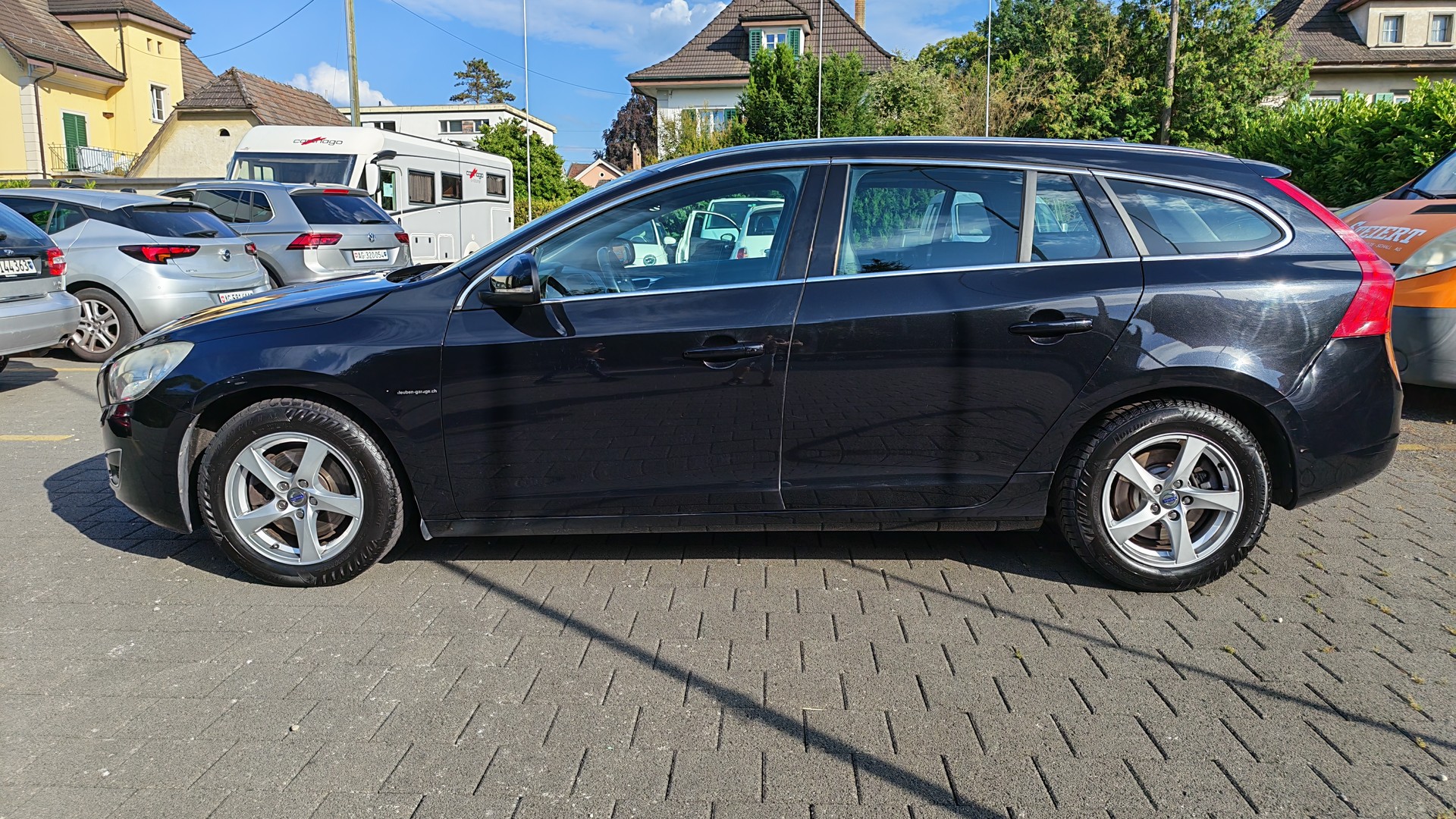 VOLVO V60 D3 Summum Geartronic-image-4