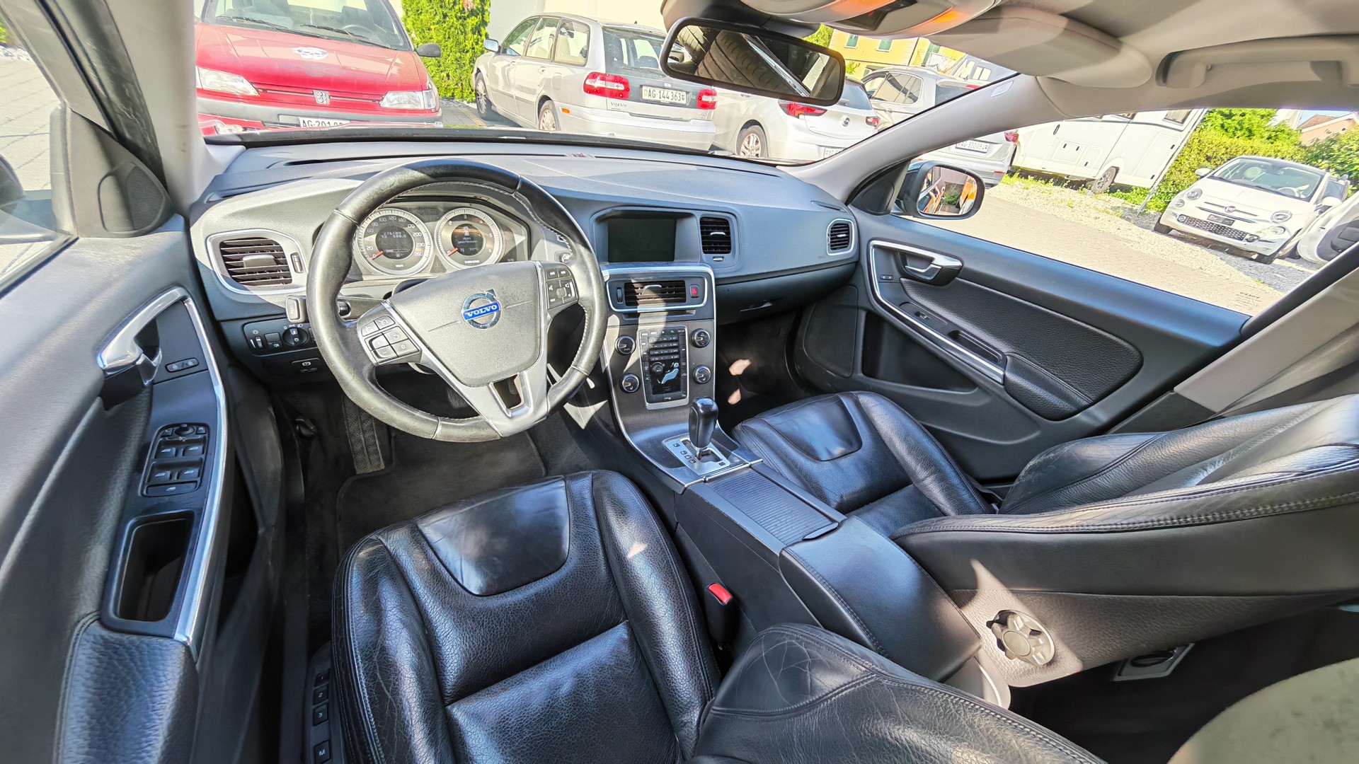 VOLVO V60 D3 Summum Geartronic-image-6