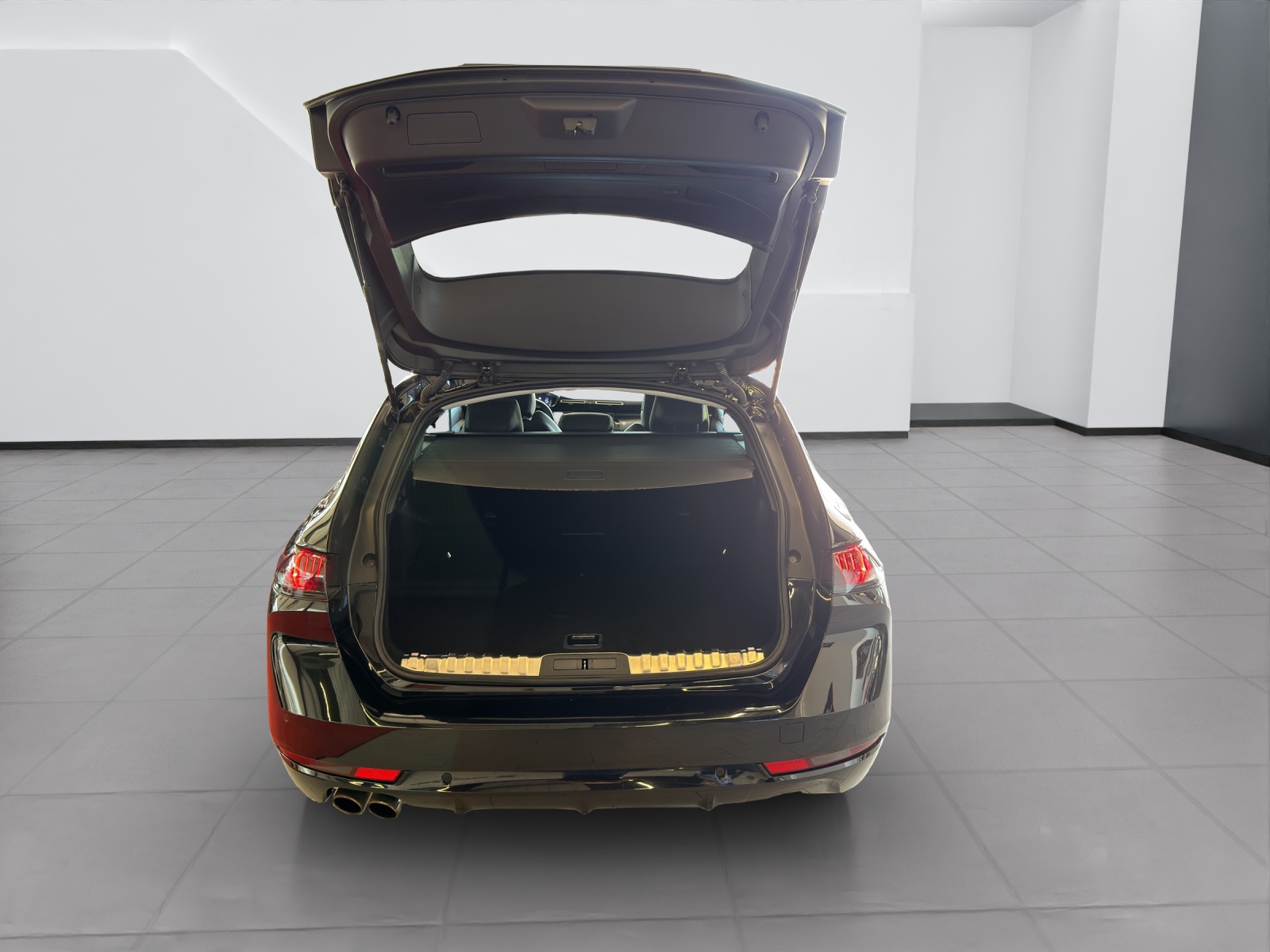 PEUGEOT 508 SW 2.0 Blue HDI Allure EAT8-image-22