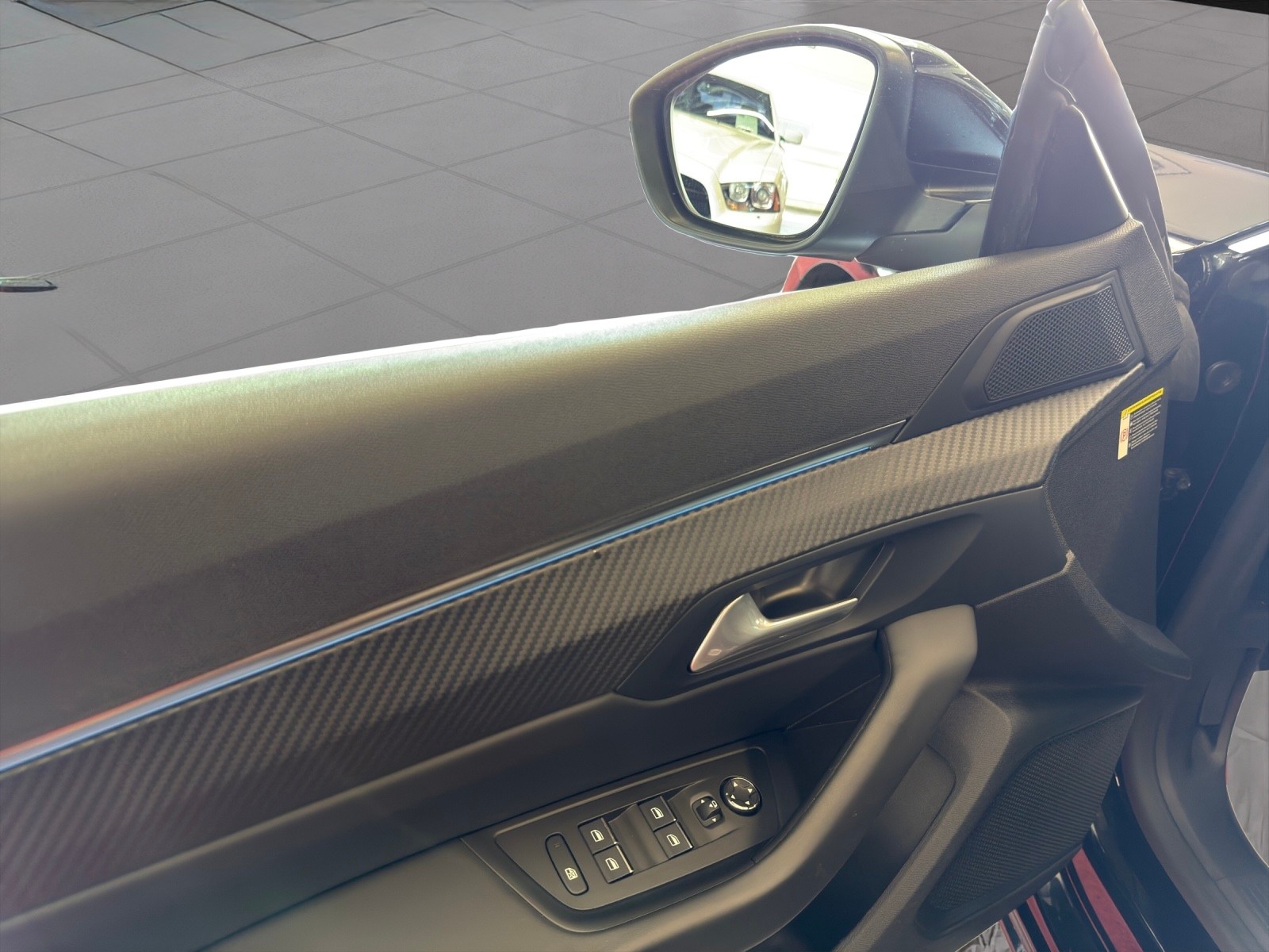 PEUGEOT 508 SW 2.0 Blue HDI Allure EAT8-image-24