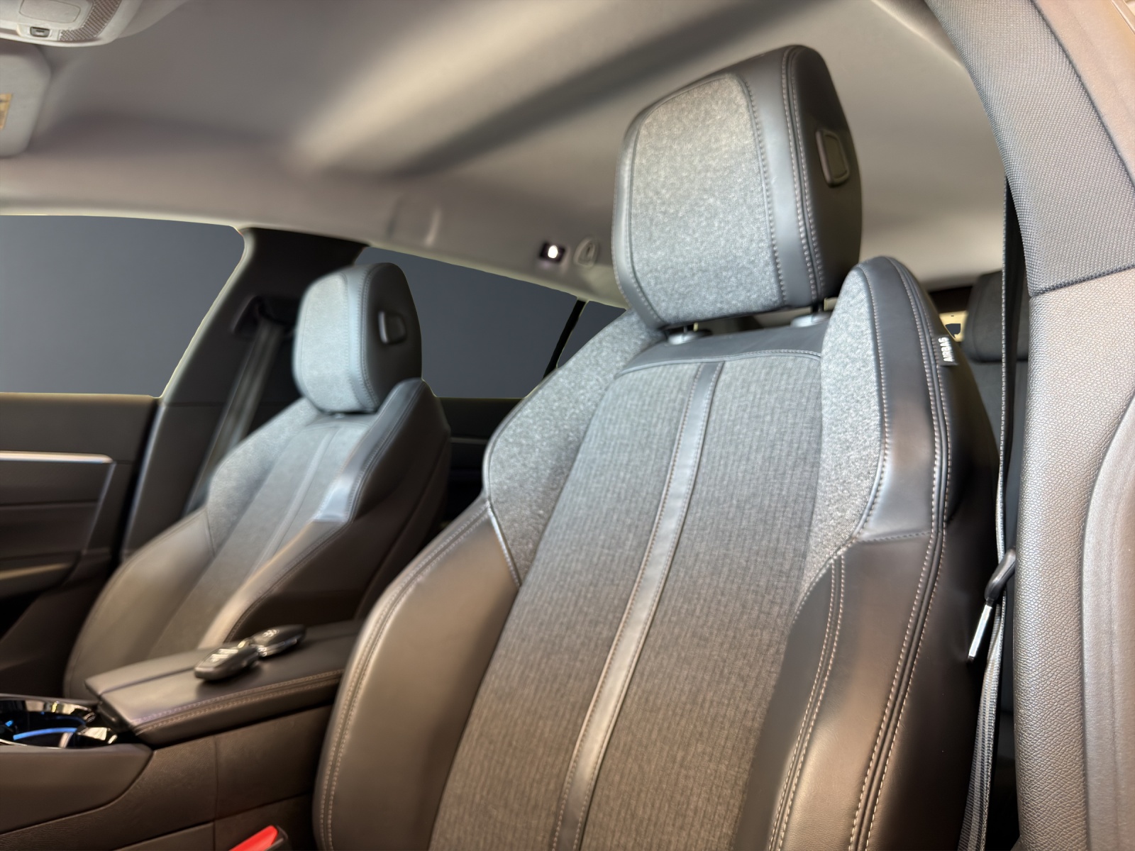 PEUGEOT 508 SW 2.0 Blue HDI Allure EAT8-image-17