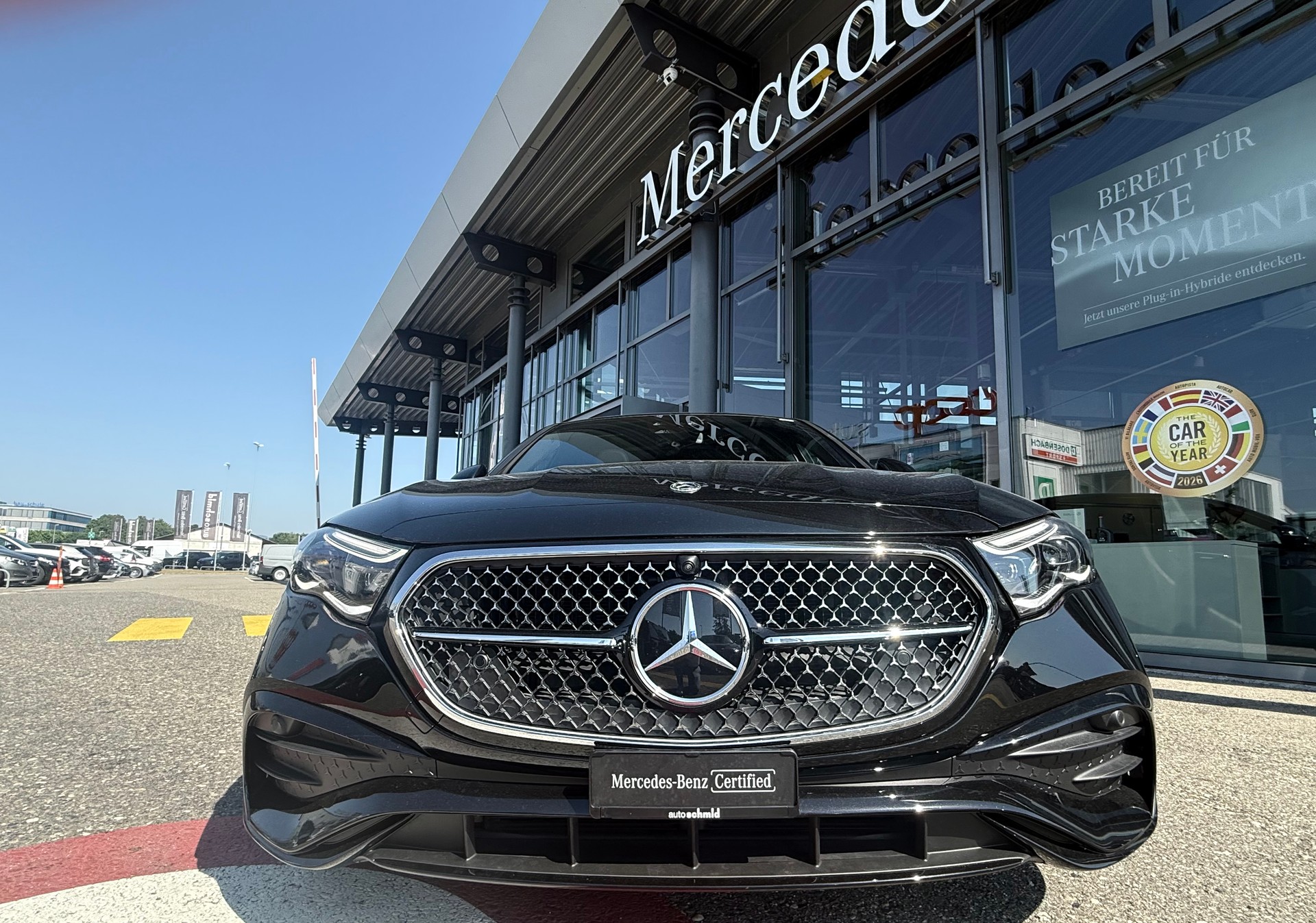 MERCEDES-BENZ E 220 d AMG Line 4Matic 9G-Tronic-showroom-element-2