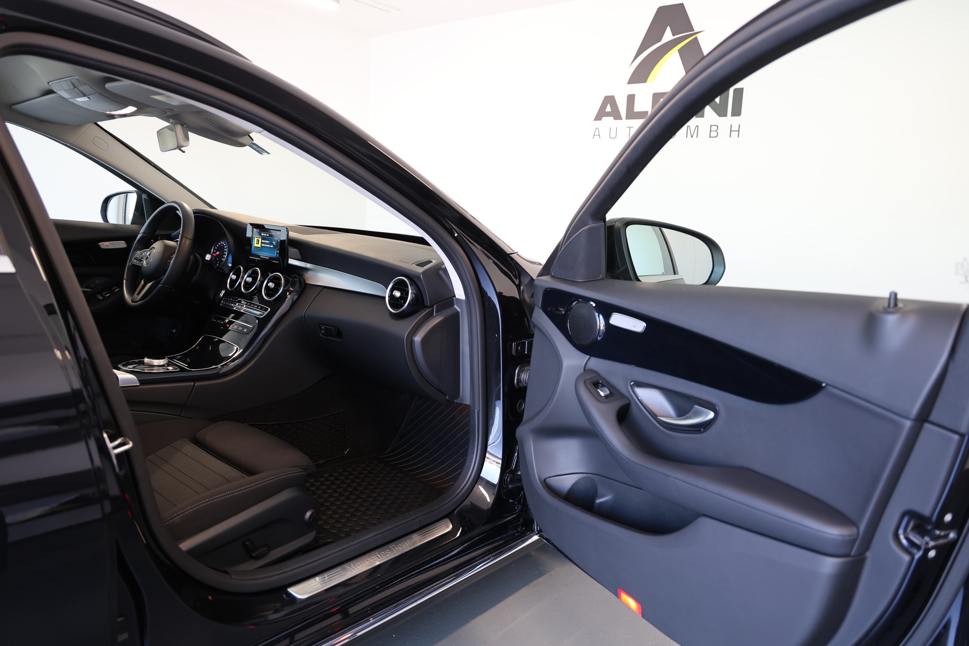 MERCEDES-BENZ C 220 d 9G-Tronic-image-10