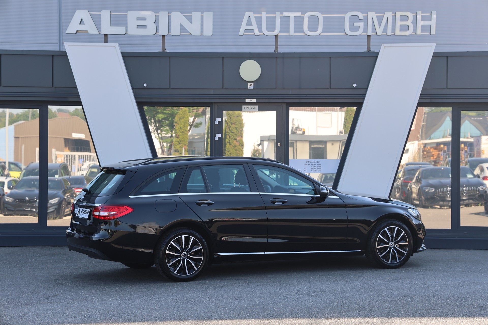MERCEDES-BENZ C 220 d 9G-Tronic-showroom-element-2