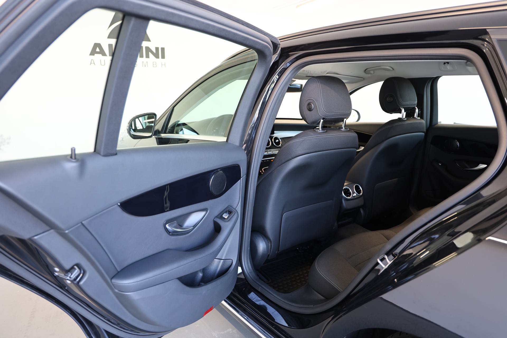 MERCEDES-BENZ C 220 d 9G-Tronic-image-13