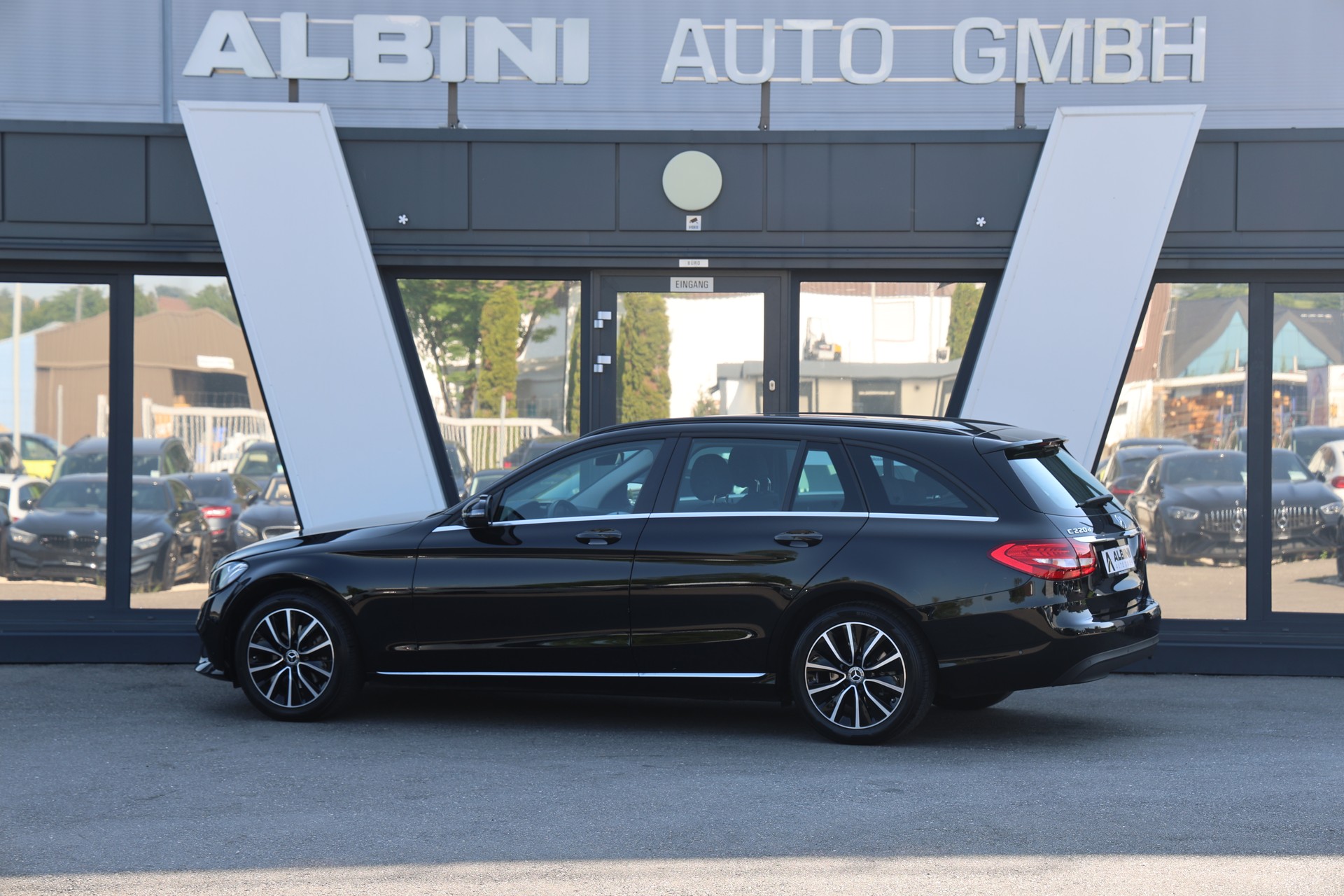 MERCEDES-BENZ C 220 d 9G-Tronic-showroom-element-3