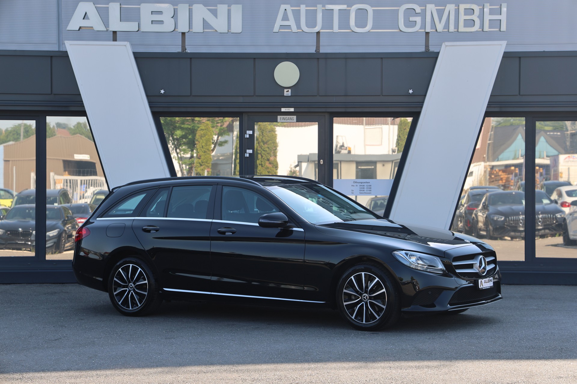 MERCEDES-BENZ C 220 d 9G-Tronic-showroom-element-1