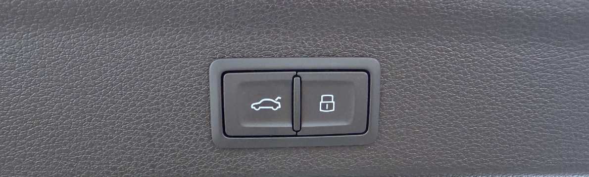 AUDI Q3 45 TFSI S line quattro S-tronic-image-19