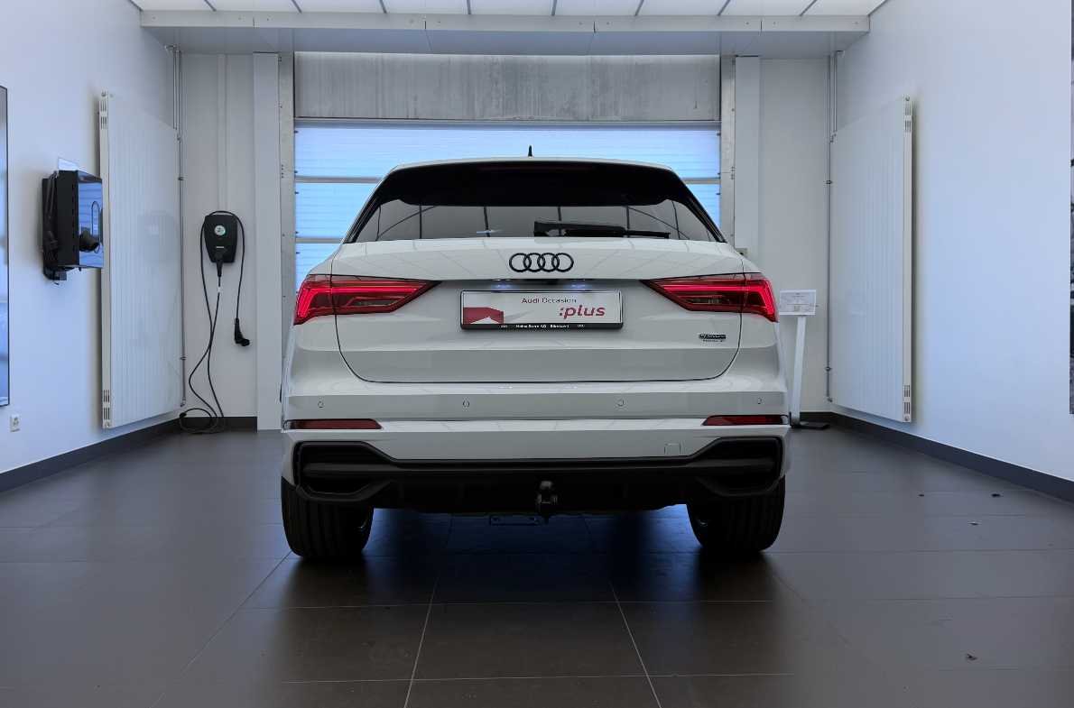 AUDI Q3 45 TFSI S line quattro S-tronic-image-23