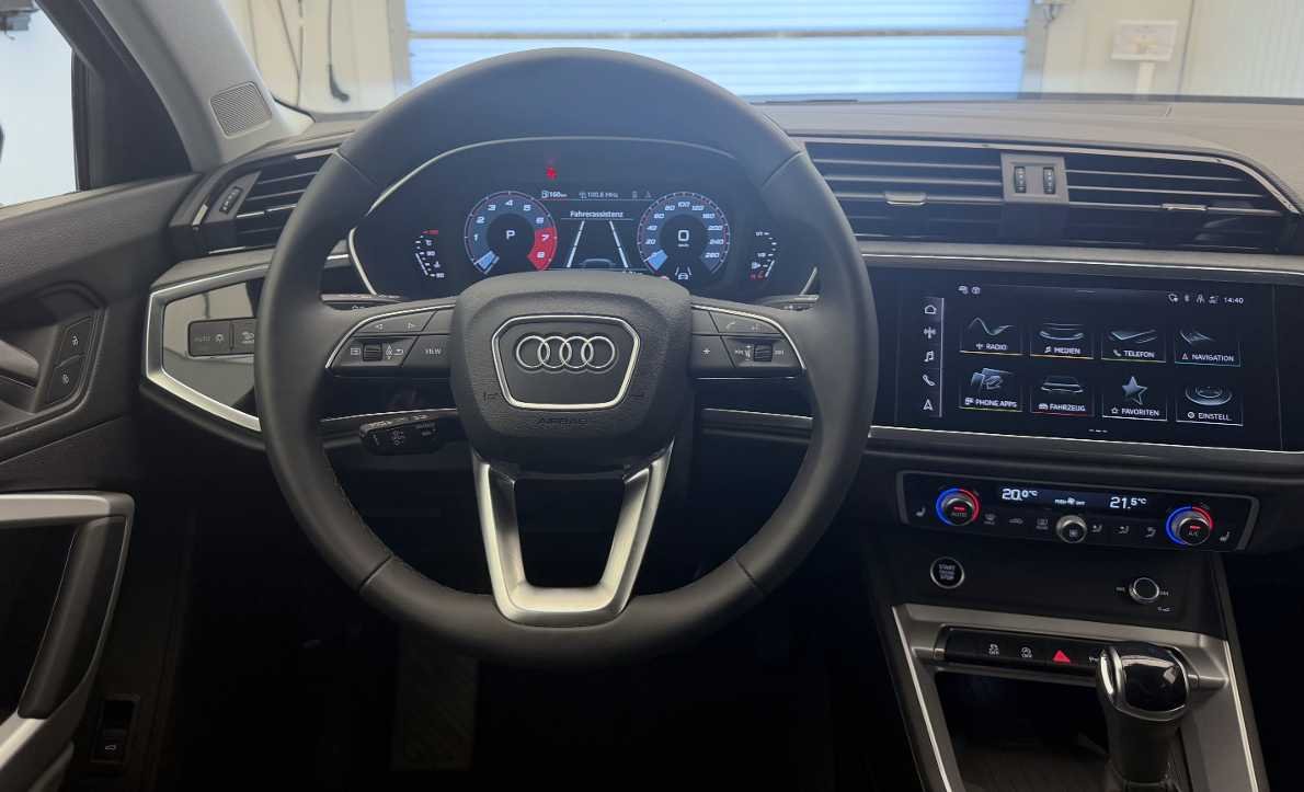 AUDI Q3 45 TFSI S line quattro S-tronic-image-6