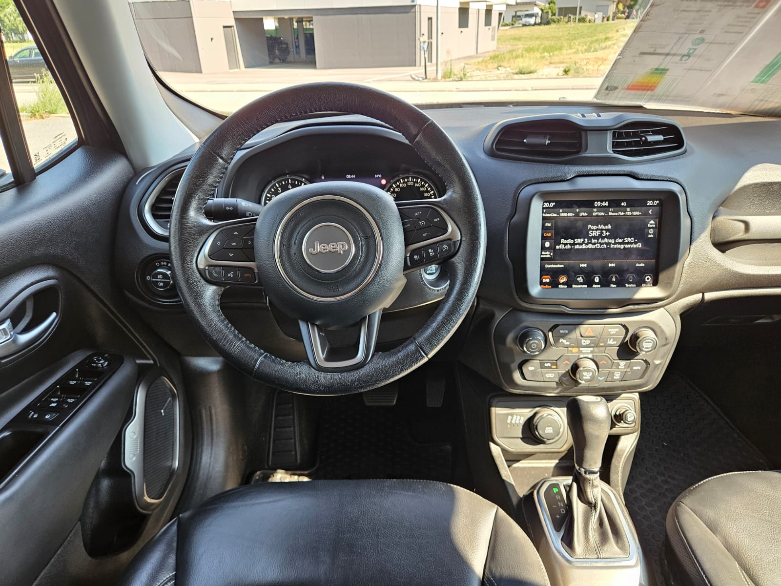 JEEP Renegade 1.3 Turbo Limited AWD-image-12