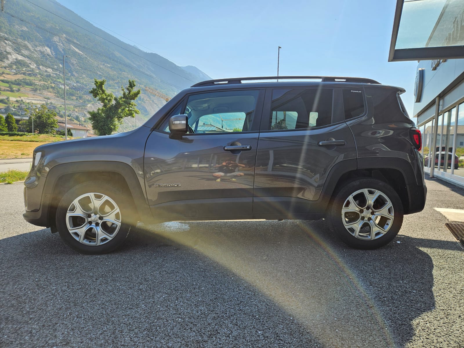 JEEP Renegade 1.3 Turbo Limited AWD-image-2