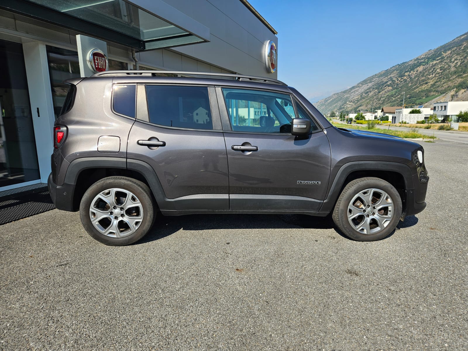 JEEP Renegade 1.3 Turbo Limited AWD-image-5
