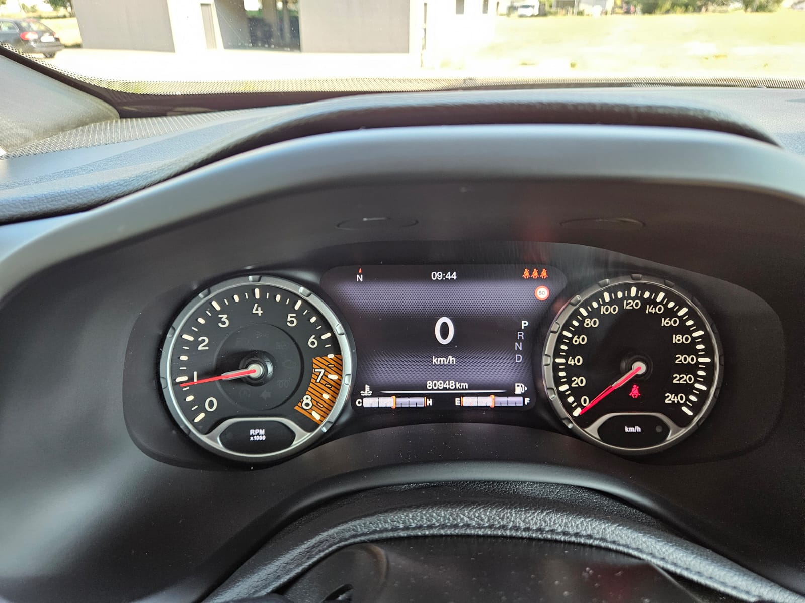 JEEP Renegade 1.3 Turbo Limited AWD-image-13