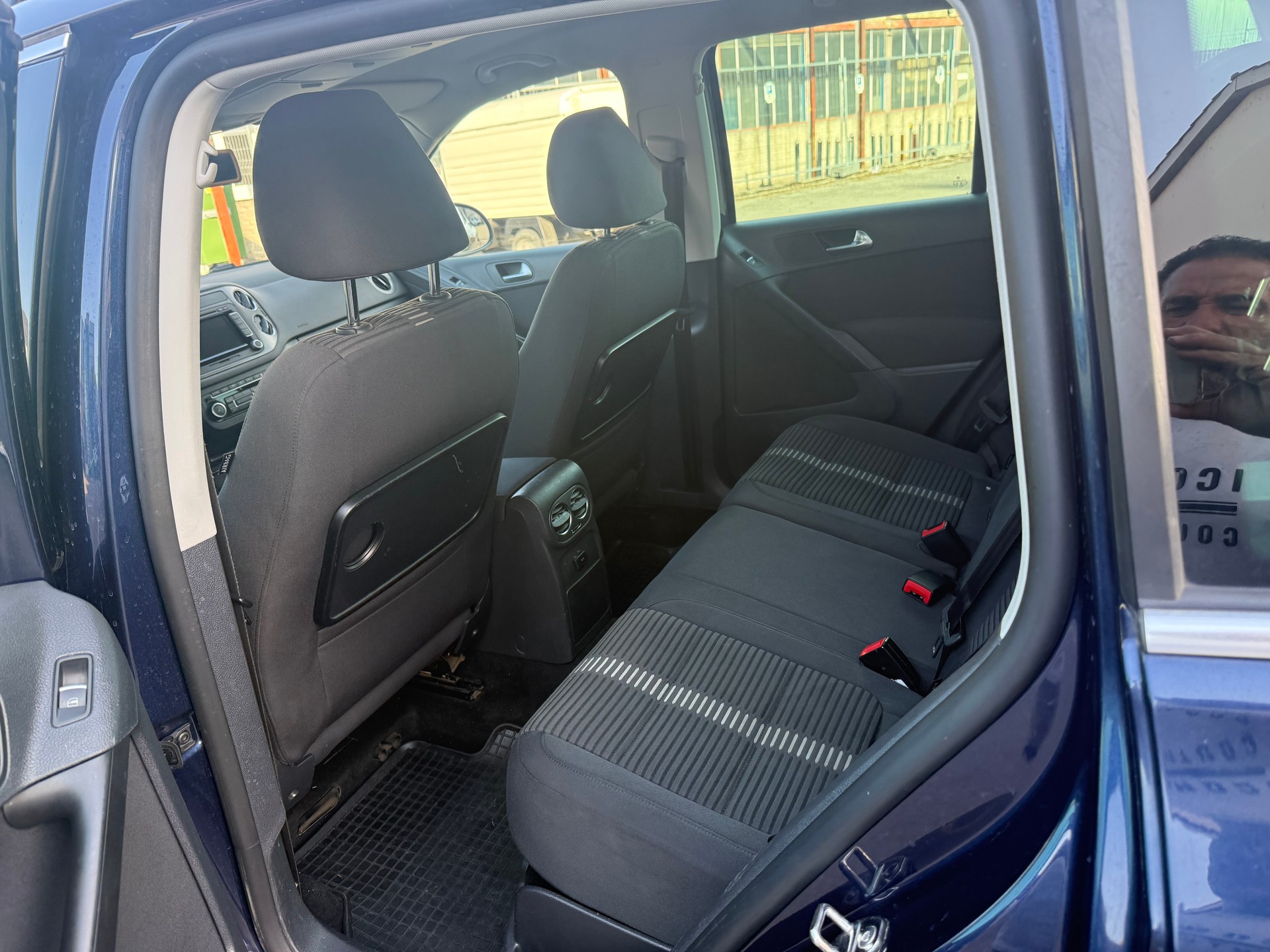 VW Tiguan 2.0 TSI Sport&Style-image-11