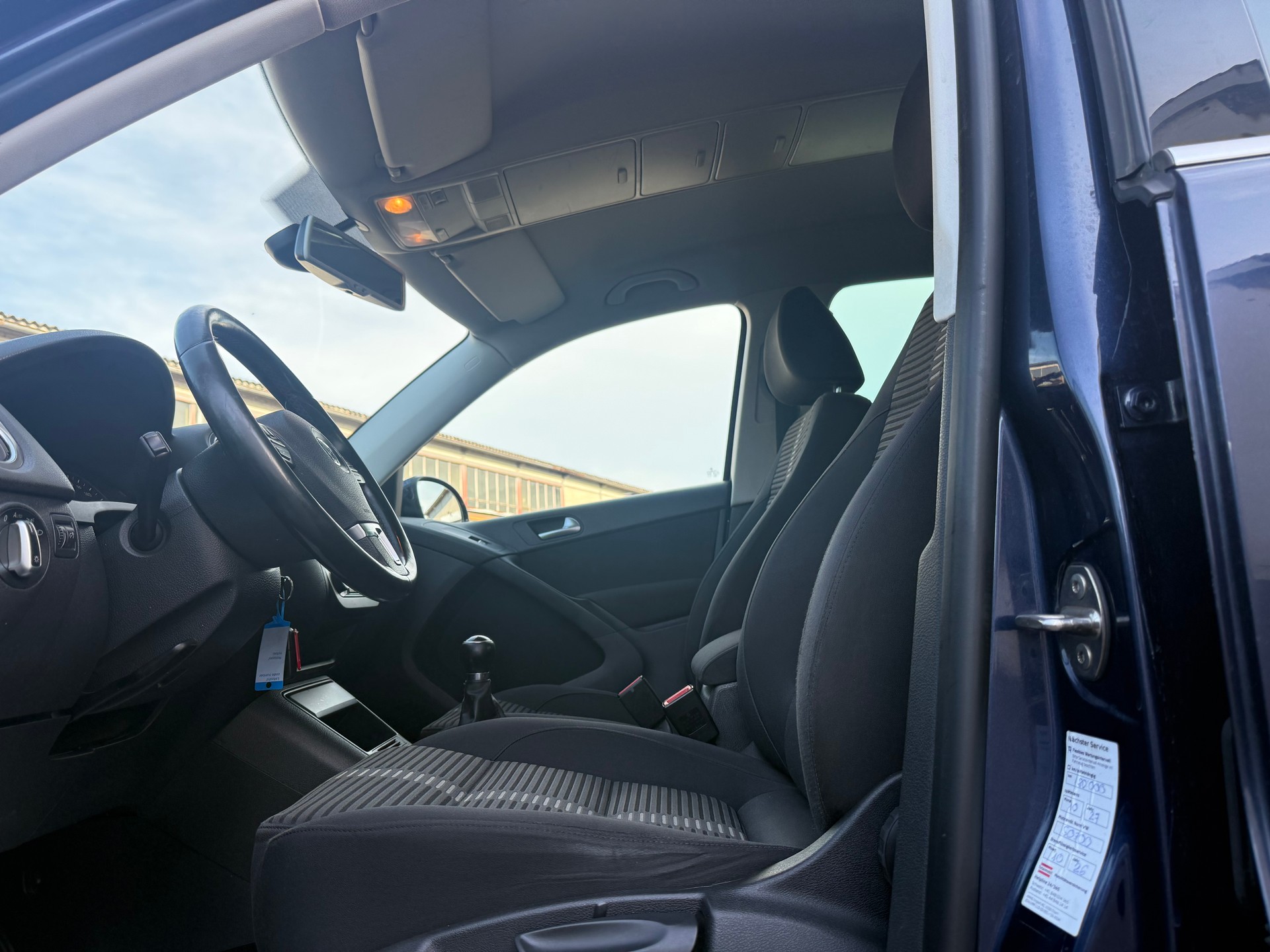 VW Tiguan 2.0 TSI Sport&Style-image-8
