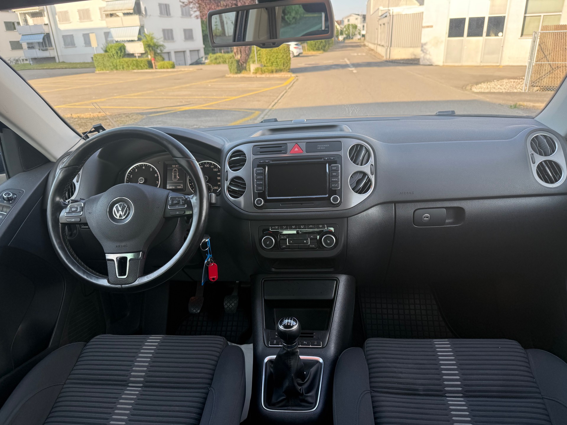 VW Tiguan 2.0 TSI Sport&Style-image-9