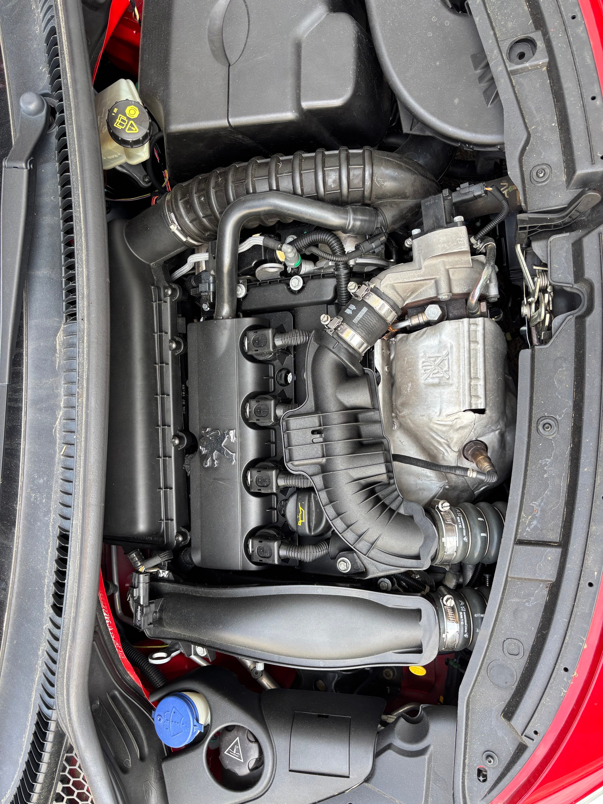 PEUGEOT 207 1.6 16V Turbo XSI-image-13
