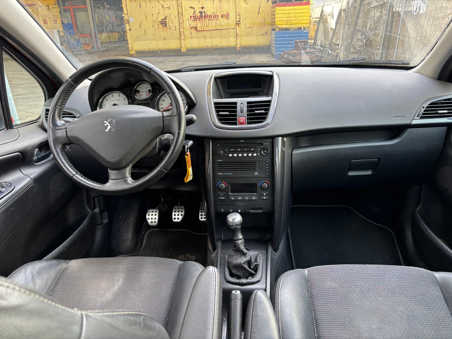 PEUGEOT 207 1.6 16V Turbo XSI-image-9