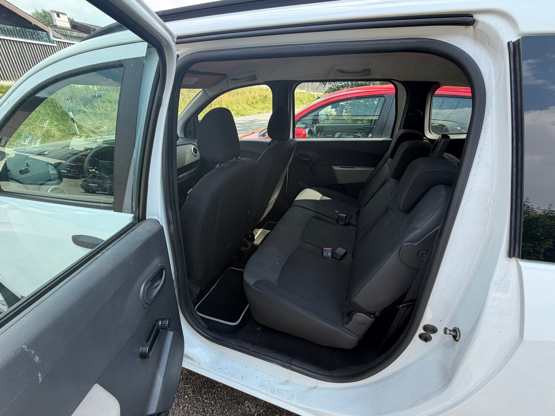 DACIA Lodgy 1.5 dCi Ambiance-image-5