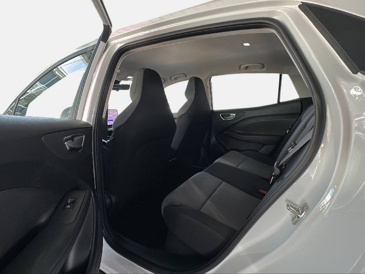 MG 4 Urban 43kWh Comfort-image-12