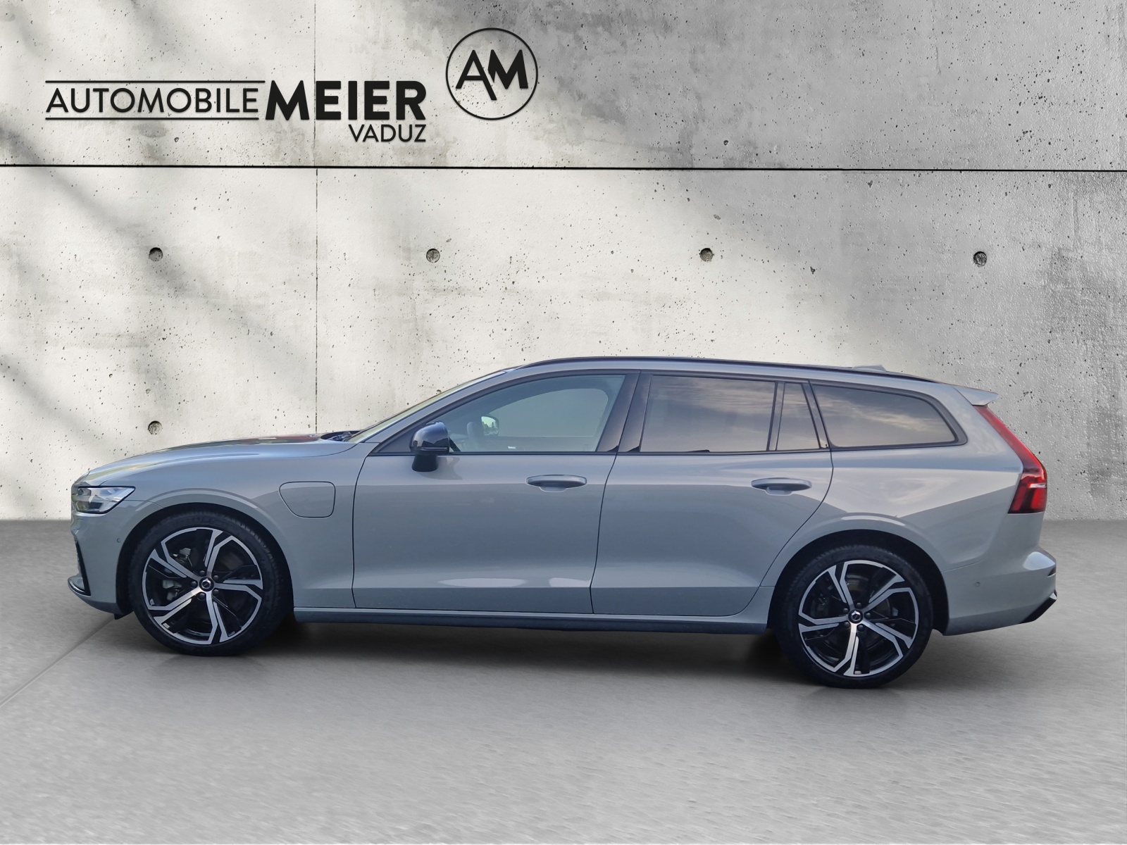 VOLVO V60 2.0 T6 TE Ultra Dark eAWD-image-3