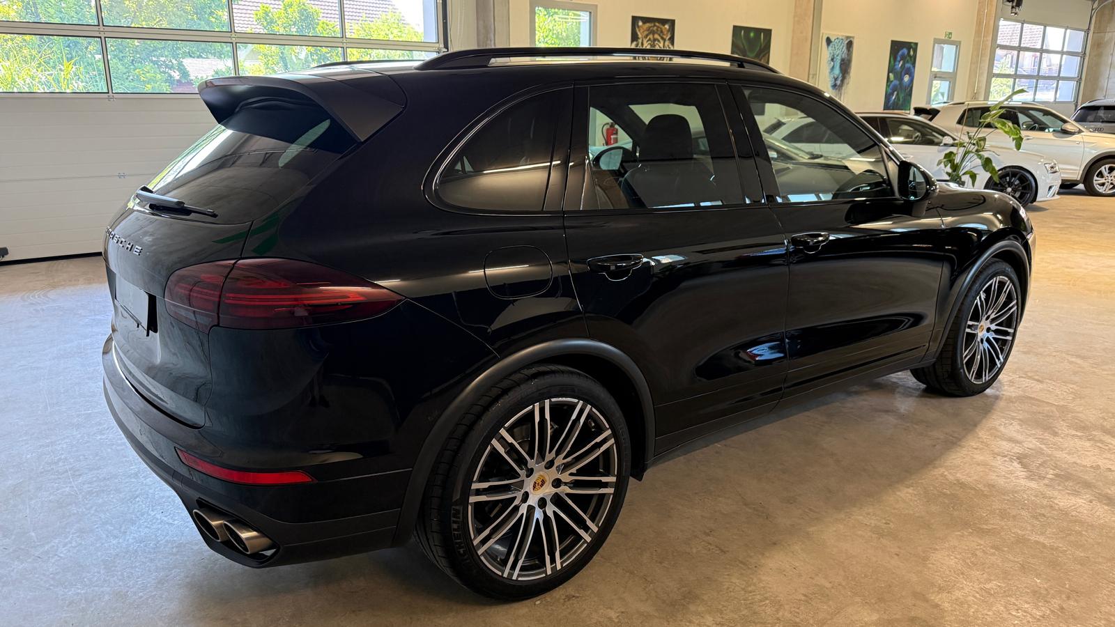 PORSCHE Cayenne 4.2 V8 TDI S TipT-image-8
